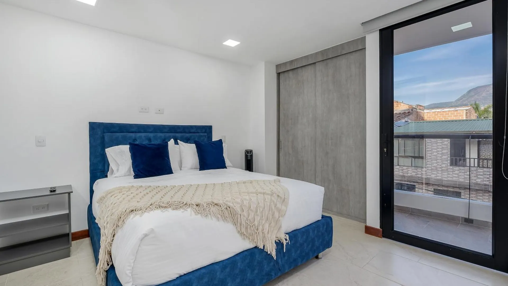 Apartament Medellin- Cerca Al Poblado - 301 Kolumbia